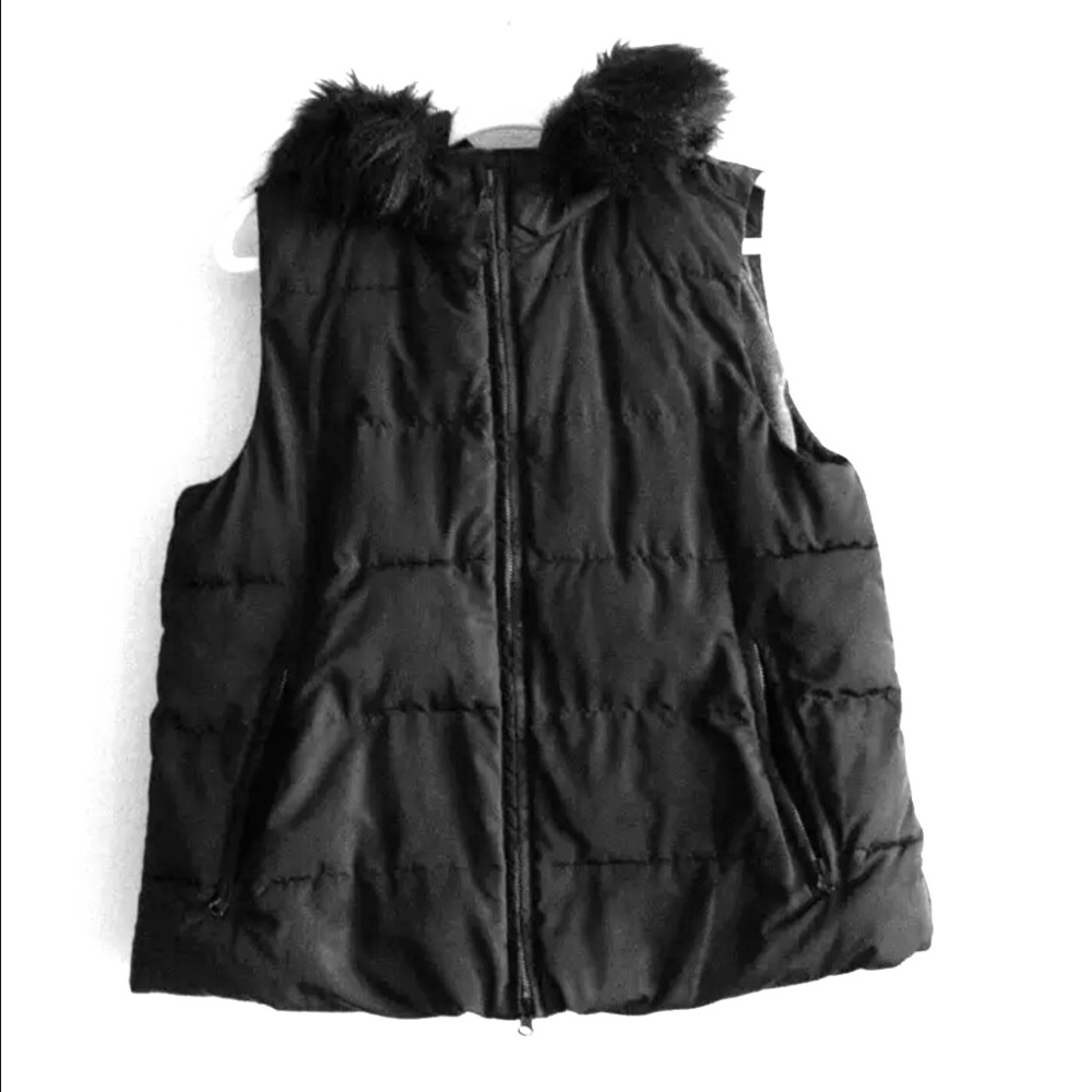 NWT GAP Hooded Puffer Vest with Faux Fur Trim
